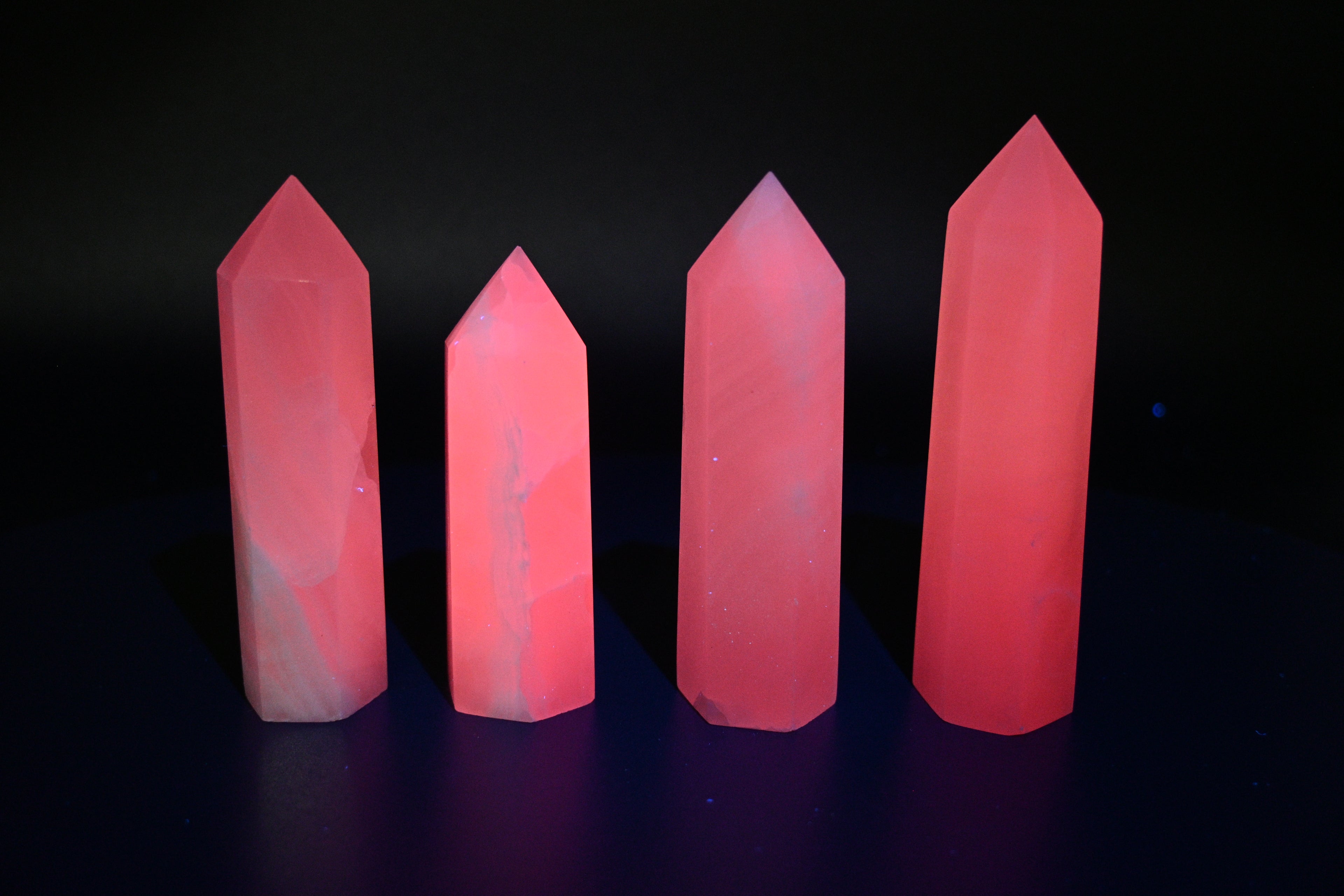 Mangano Calcite Towers – UV Reactive