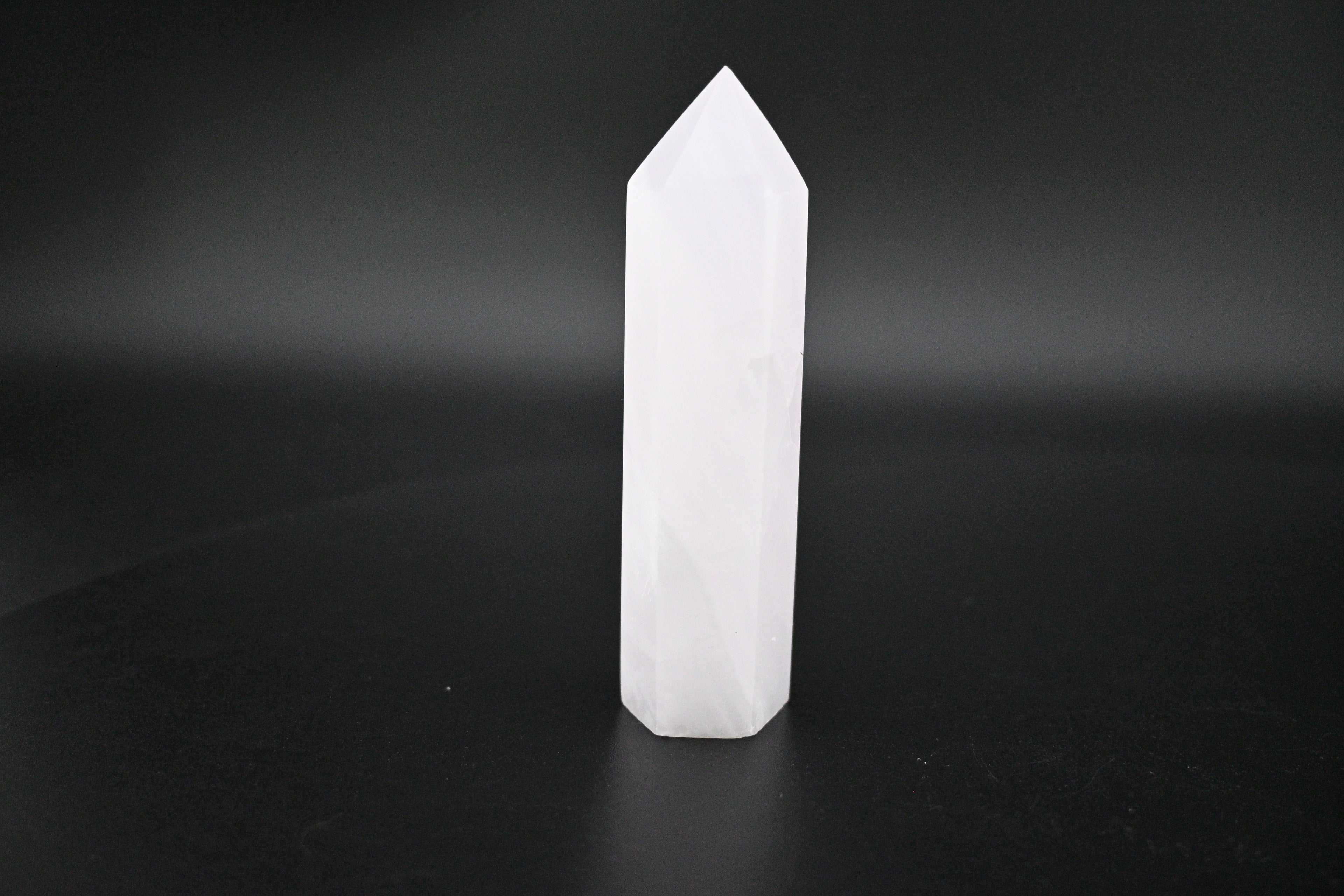 Mangano Calcite Towers – UV Reactive