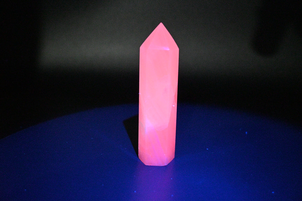 Mangano Calcite Towers – UV Reactive