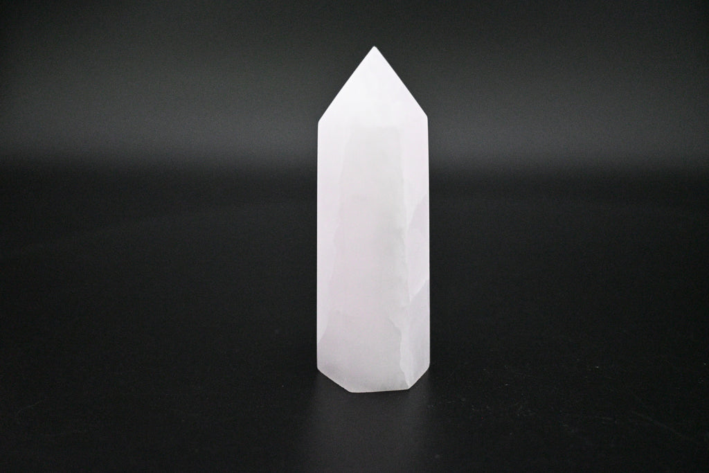 Mangano Calcite Towers – UV Reactive