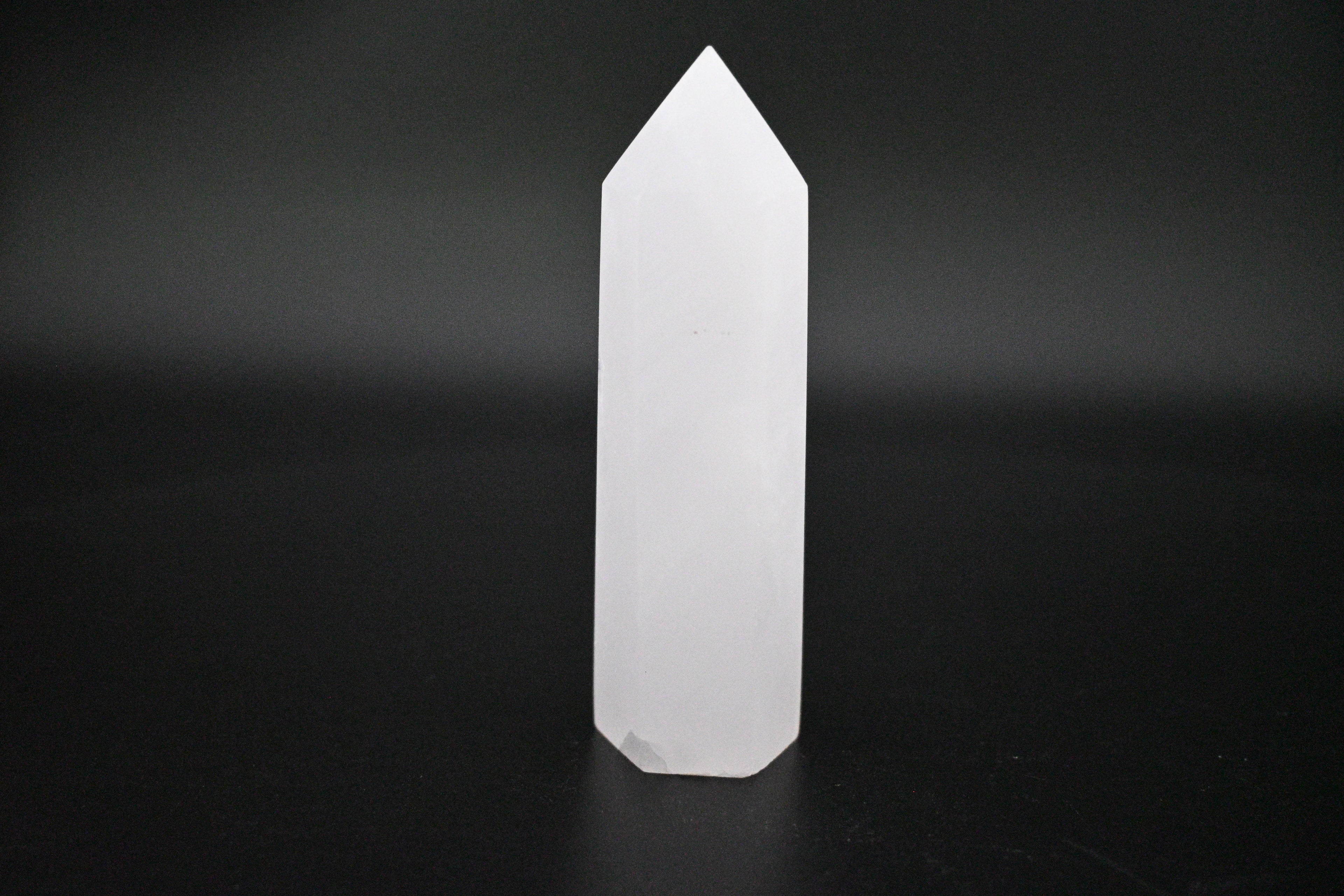 Mangano Calcite Towers – UV Reactive