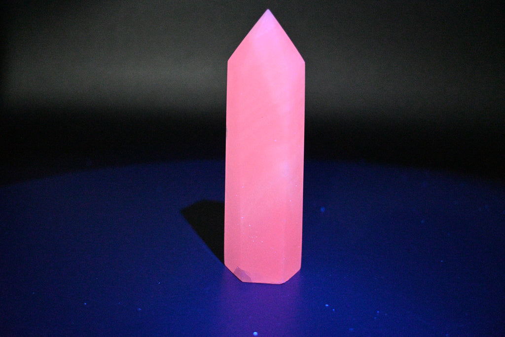 Mangano Calcite Towers – UV Reactive
