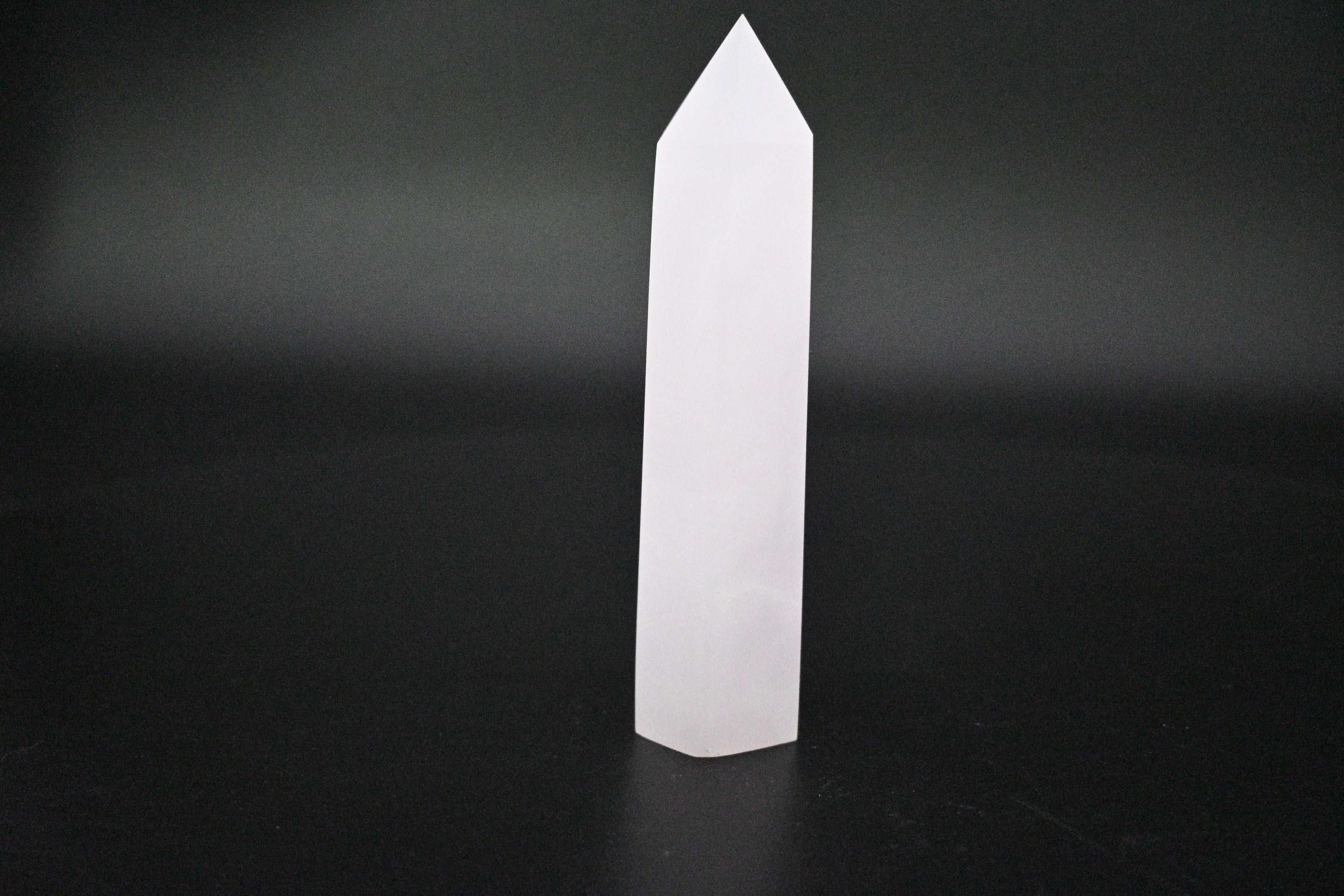 Mangano Calcite Towers – UV Reactive