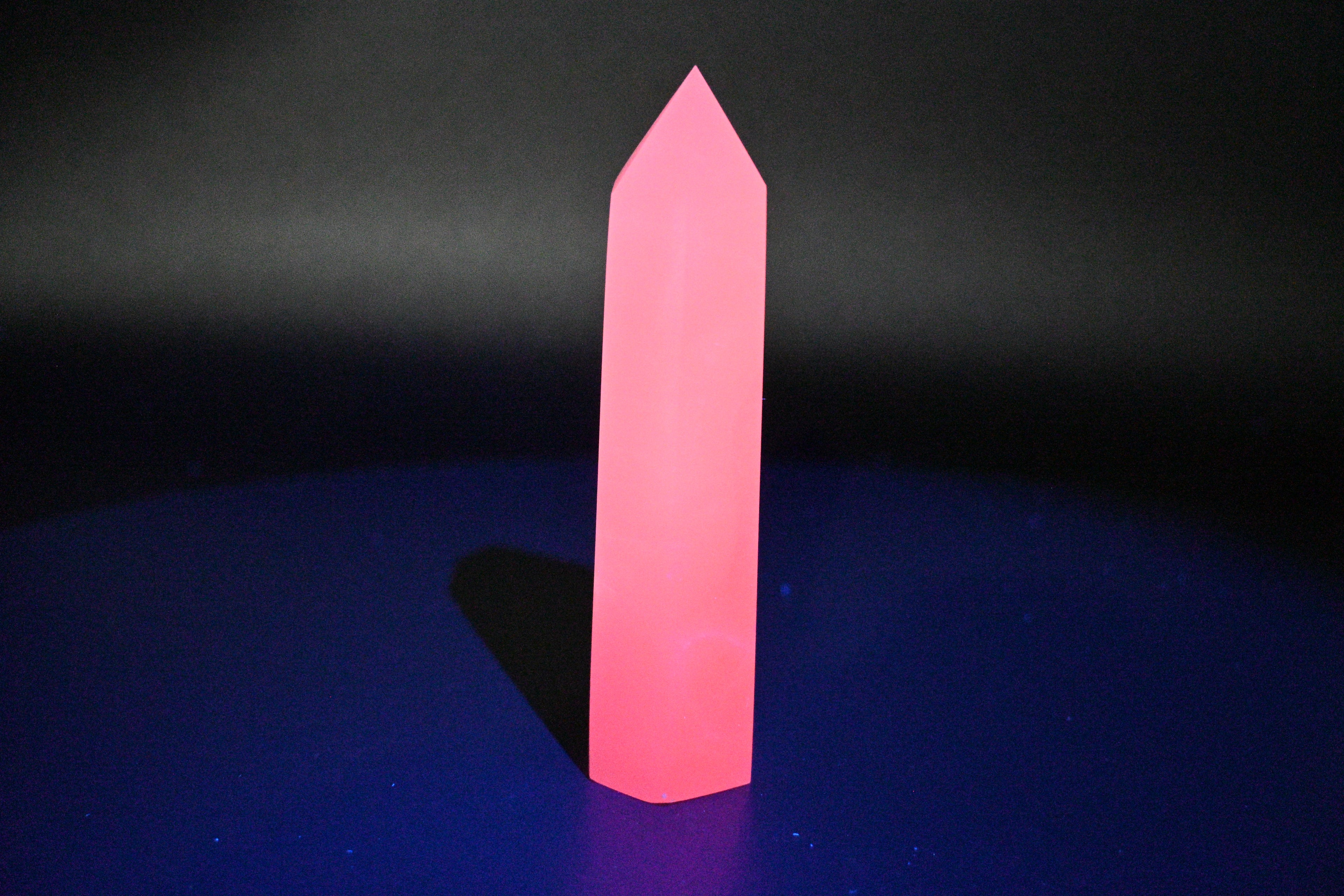 Mangano Calcite Towers – UV Reactive