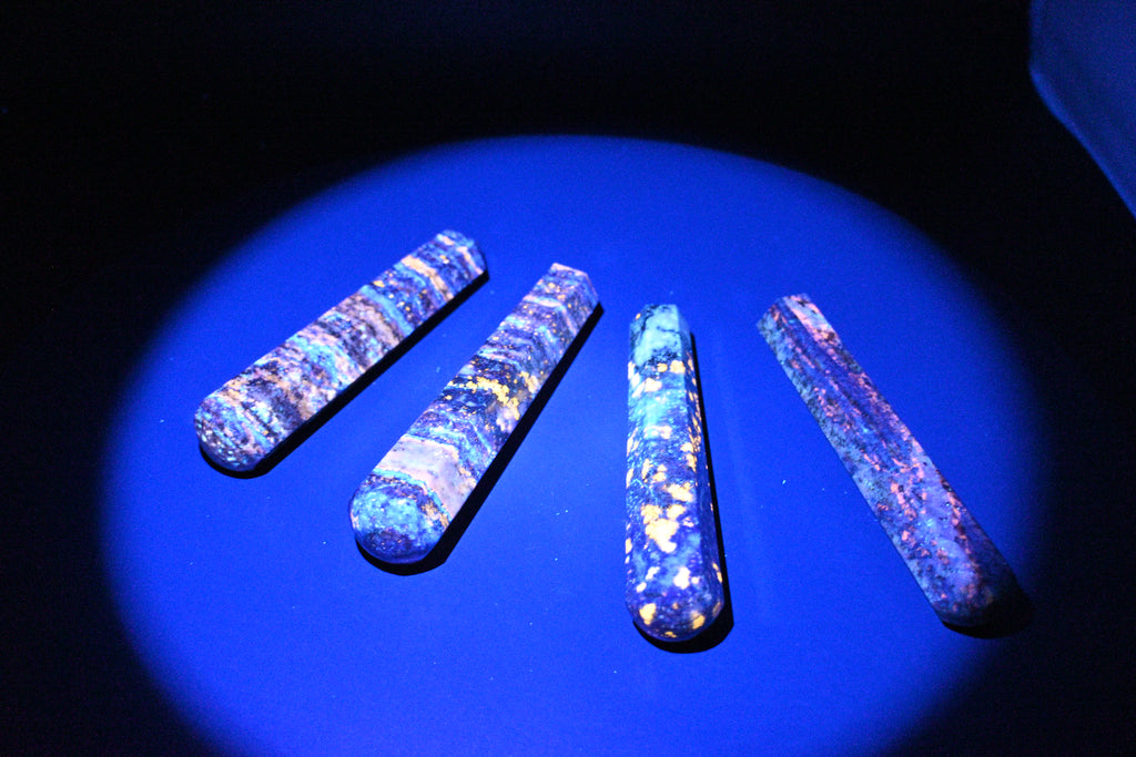 Lapis Lazuli Wand - UV Reactive
