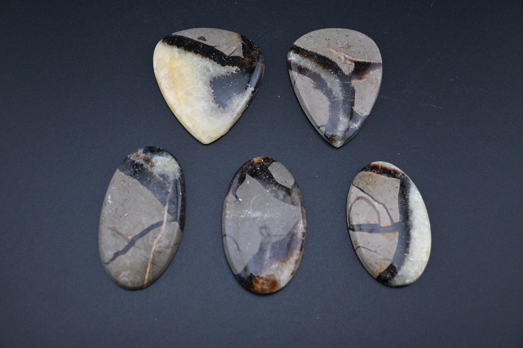Septarian Cabochon - UV Reactive