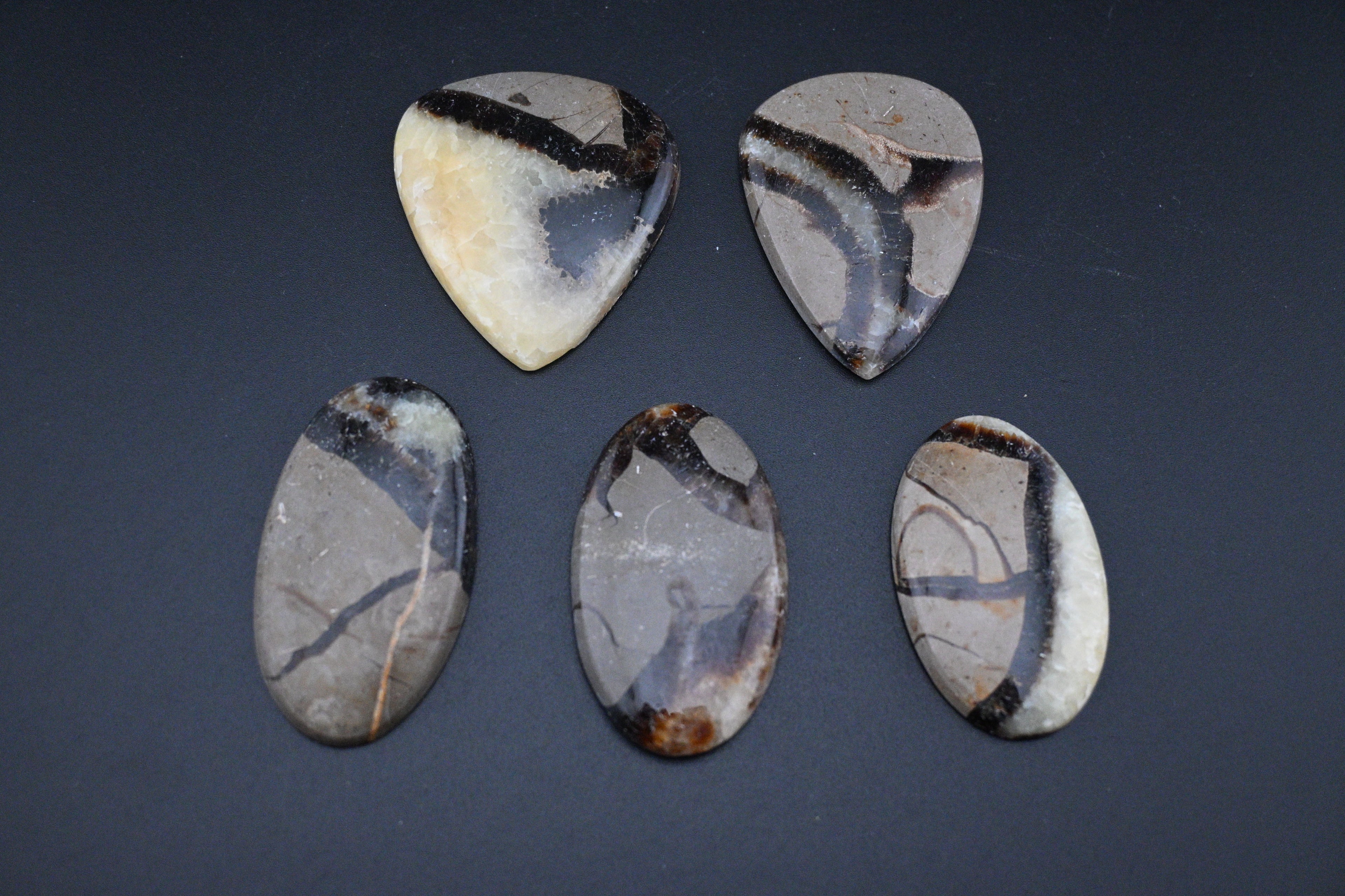 Septarian Cabochon - UV Reactive