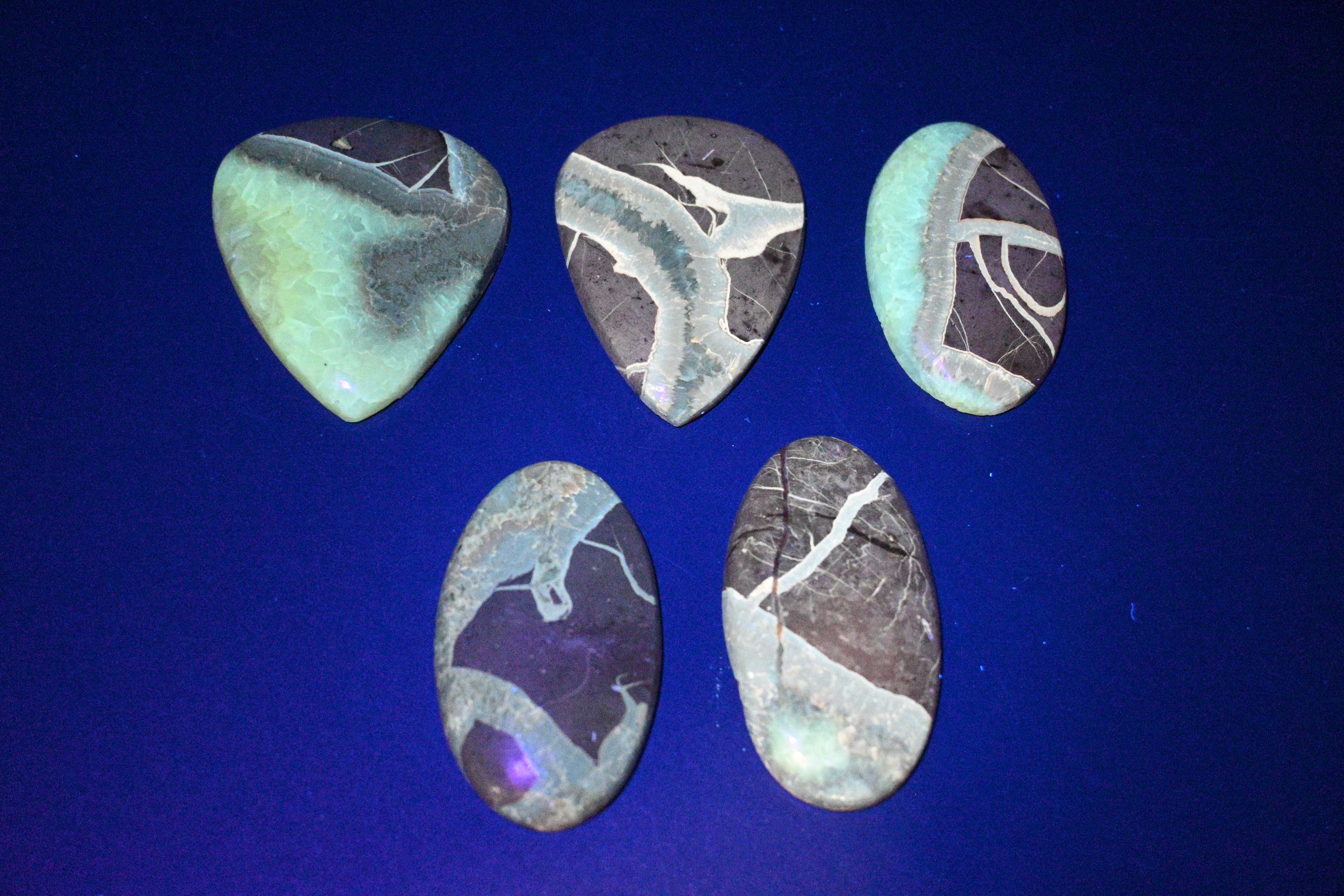 Septarian Cabochon - UV Reactive