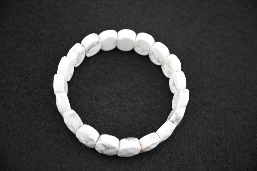 Howlite Oval‑Bead Stretch Bracelet