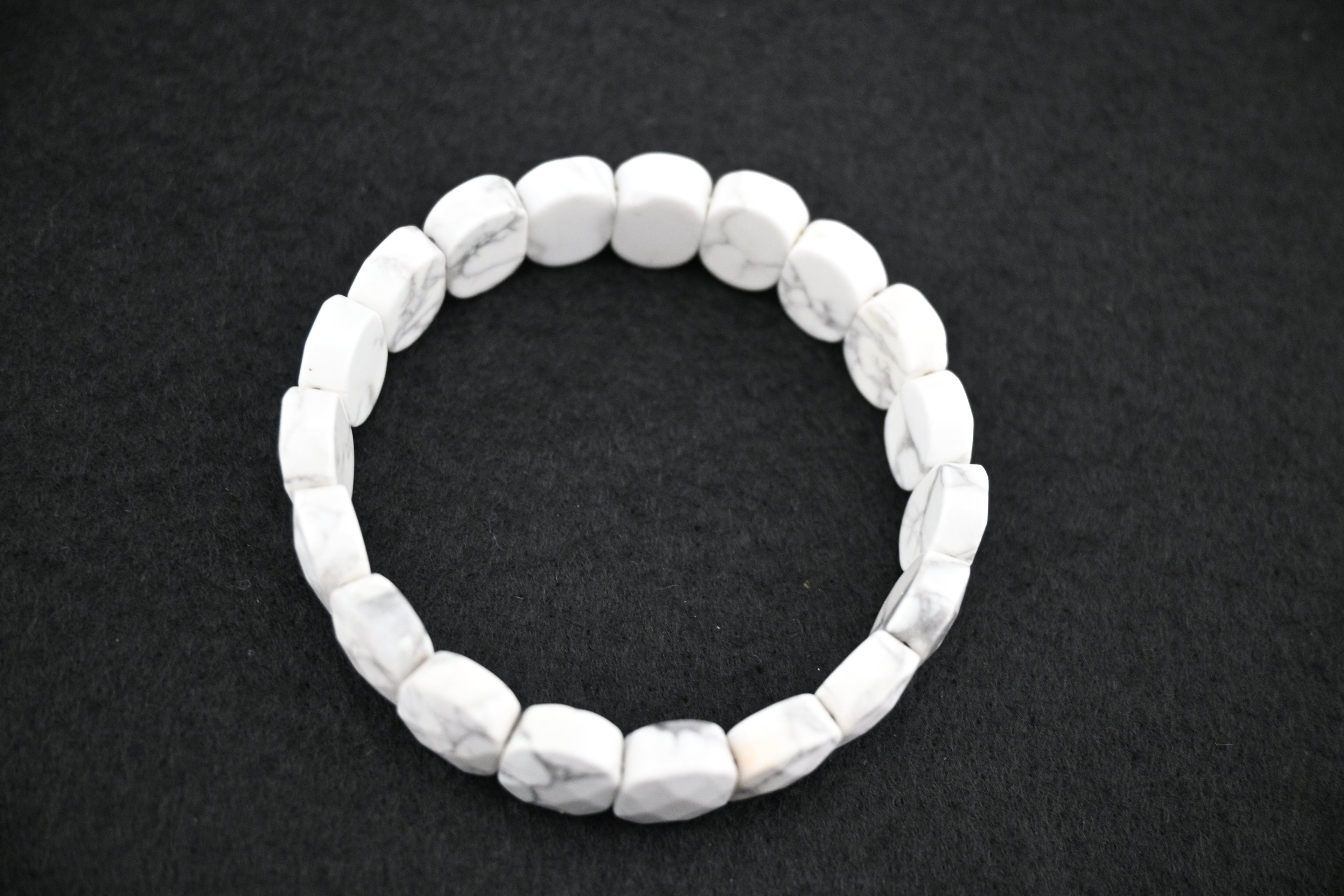 Howlite Oval‑Bead Stretch Bracelet